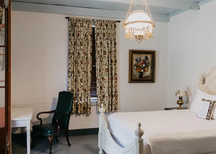 Maison Mouton Bed and breakfast 4*