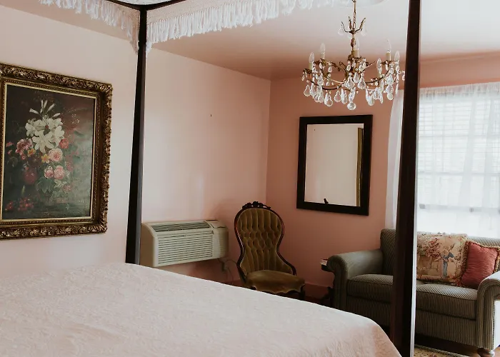 Maison Mouton Bed & Breakfast 4*
