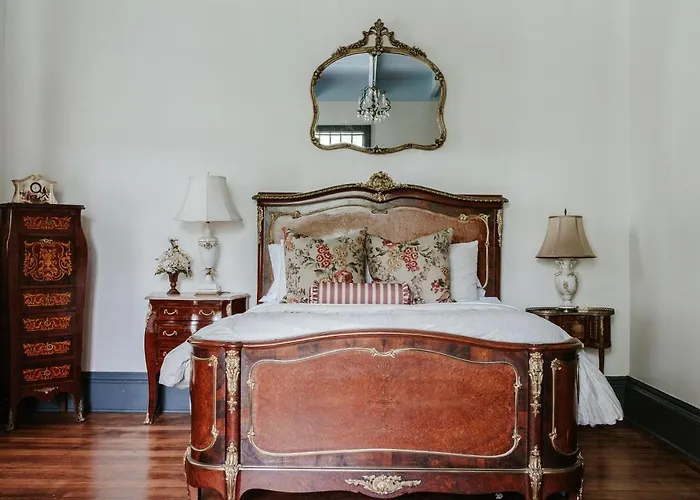 Maison Mouton Bed & Breakfast 4*